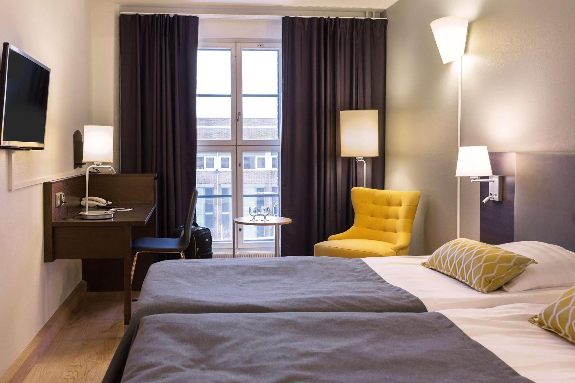Standard Twin Room,1742638146:JPEG